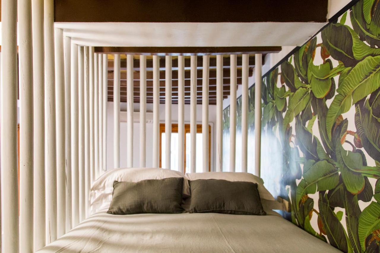 Trasteverehome - Central Monserrato House With Balcony โรม ภายนอก รูปภาพ